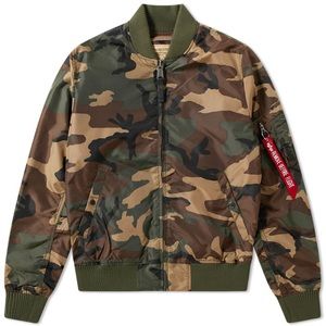 ALPHA INDUSTRIES CAMO BOMBER - S